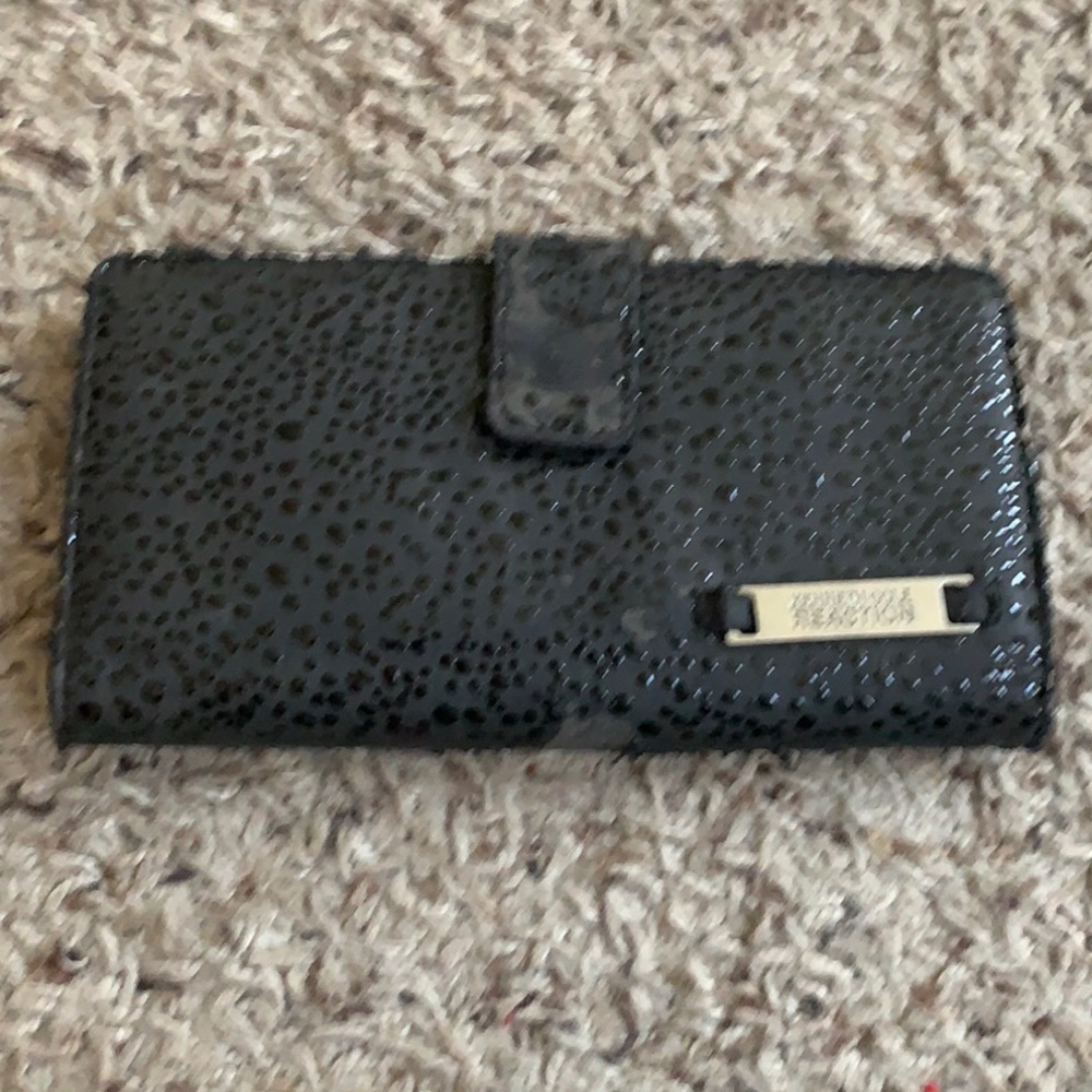 Kenneth Cole Reaction Wallet in Black